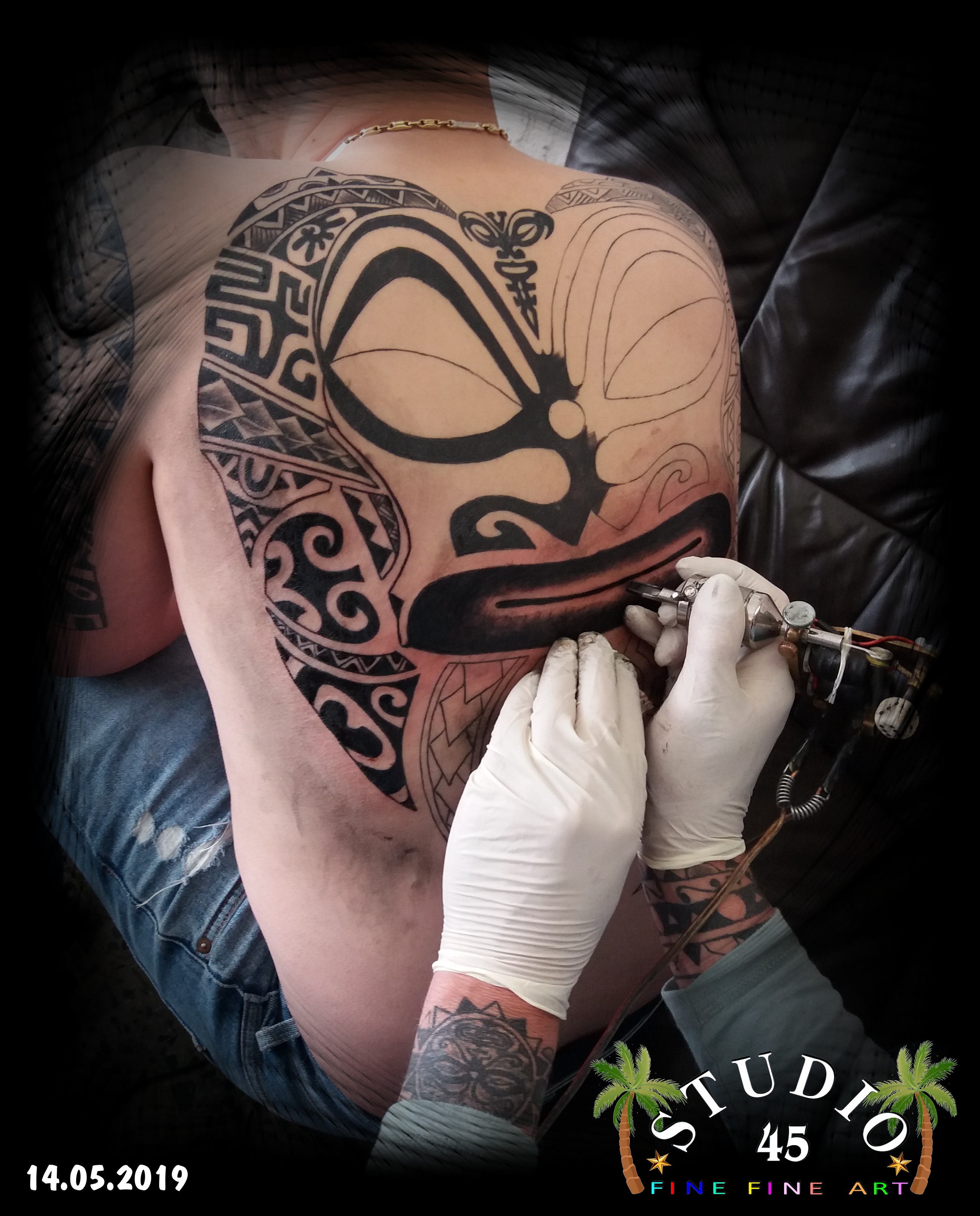 Maori Maske Rücken Tattoo In Arbeit Blackwork Recklinghausen STUDIO 45